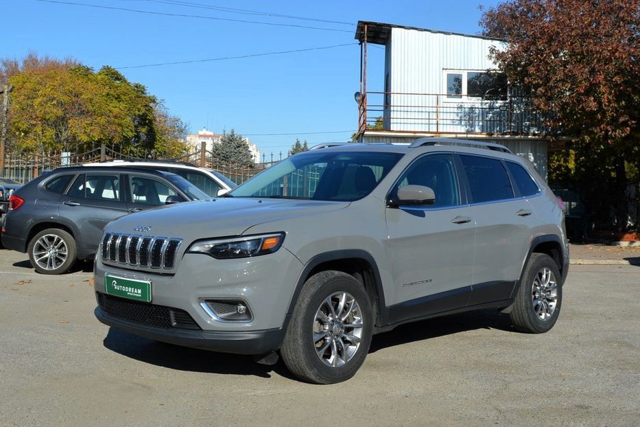 Продам Jeep Cherokee Latitude Plus 2019 года в Одессе