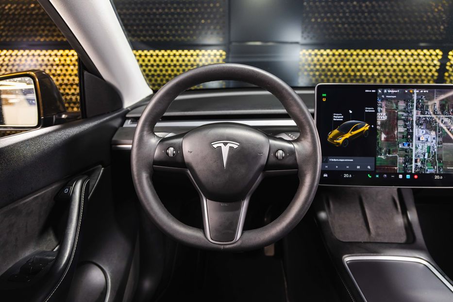 Продам Tesla Model Y 2021 года в Луцке