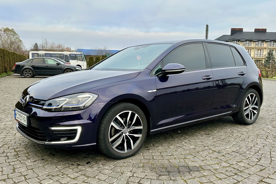 Продам Volkswagen e-Golf FULL LED,Шкіра,Дюнаудіо,Круїз 2019 года в Львове