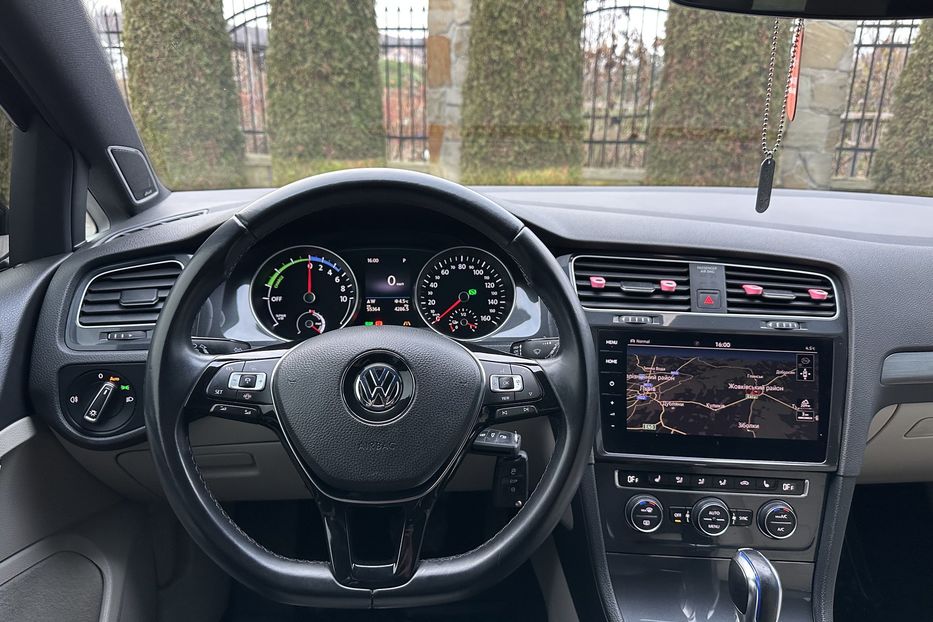 Продам Volkswagen e-Golf FULL LED,Шкіра,Дюнаудіо,Круїз 2019 года в Львове