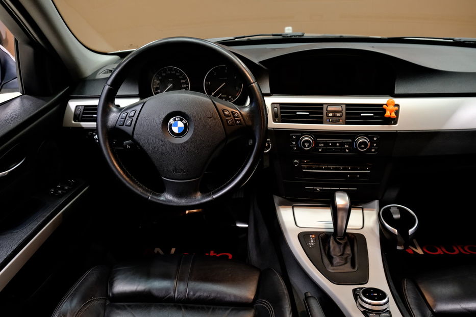 Продам BMW 318 2012 года в Одессе