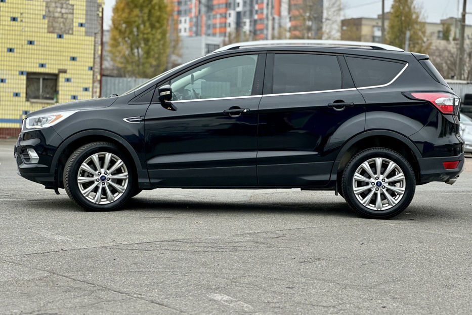 Продам Ford Escape 2016 года в Киеве