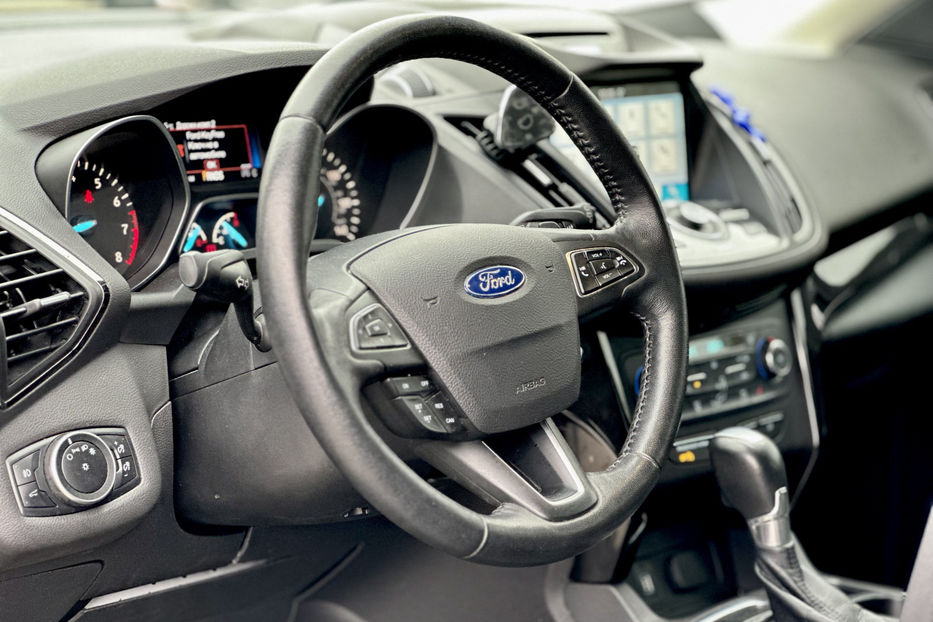 Продам Ford Escape 2016 года в Киеве