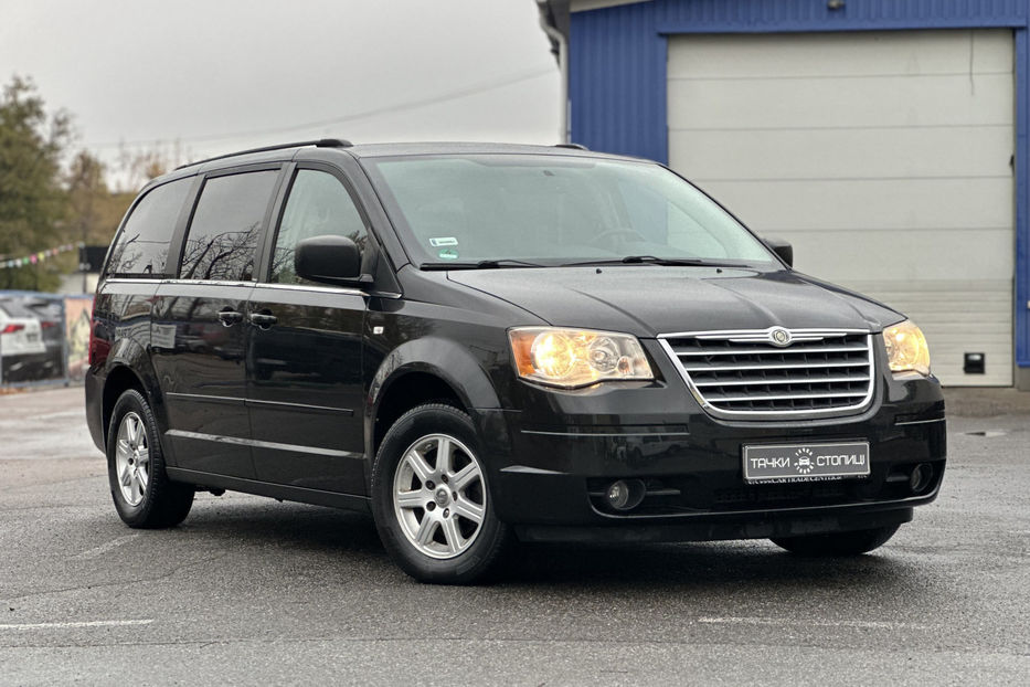 Продам Chrysler Grand Voyager 2010 года в Киеве