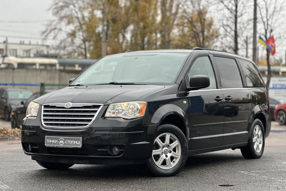 Продам Chrysler Grand Voyager 2010 года в Киеве