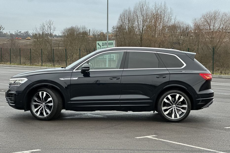 Продам Volkswagen Touareg 4.0 TDI V8 R-line  2020 года в Ровно