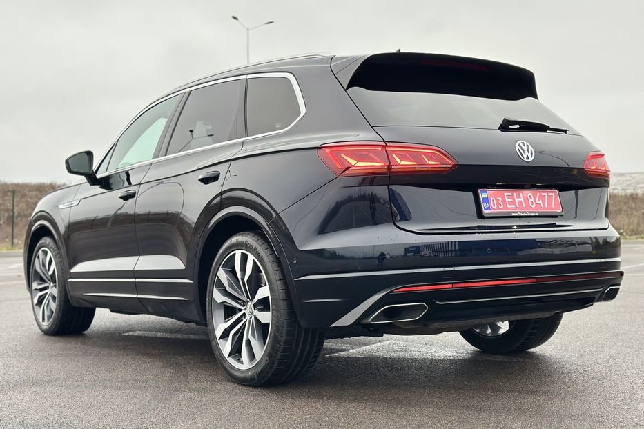 Продам Volkswagen Touareg 4.0 TDI V8 R-line  2020 года в Ровно