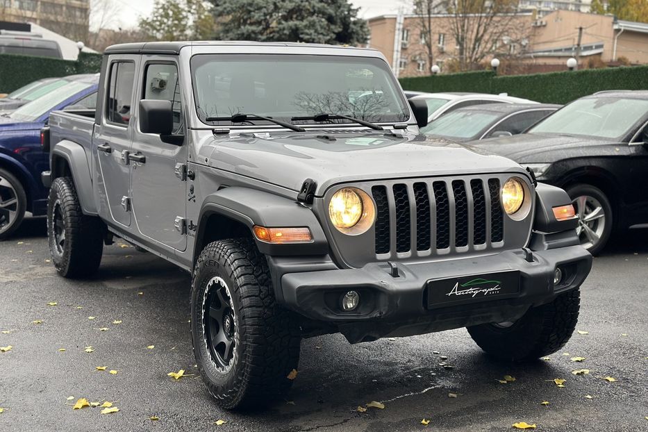 Продам Jeep Wrangler GLADIATOR 2019 года в Киеве