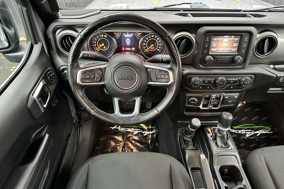 Продам Jeep Wrangler GLADIATOR 2019 года в Киеве