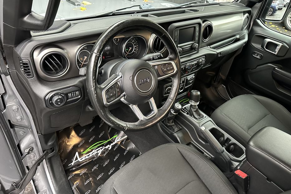 Продам Jeep Wrangler GLADIATOR 2019 года в Киеве