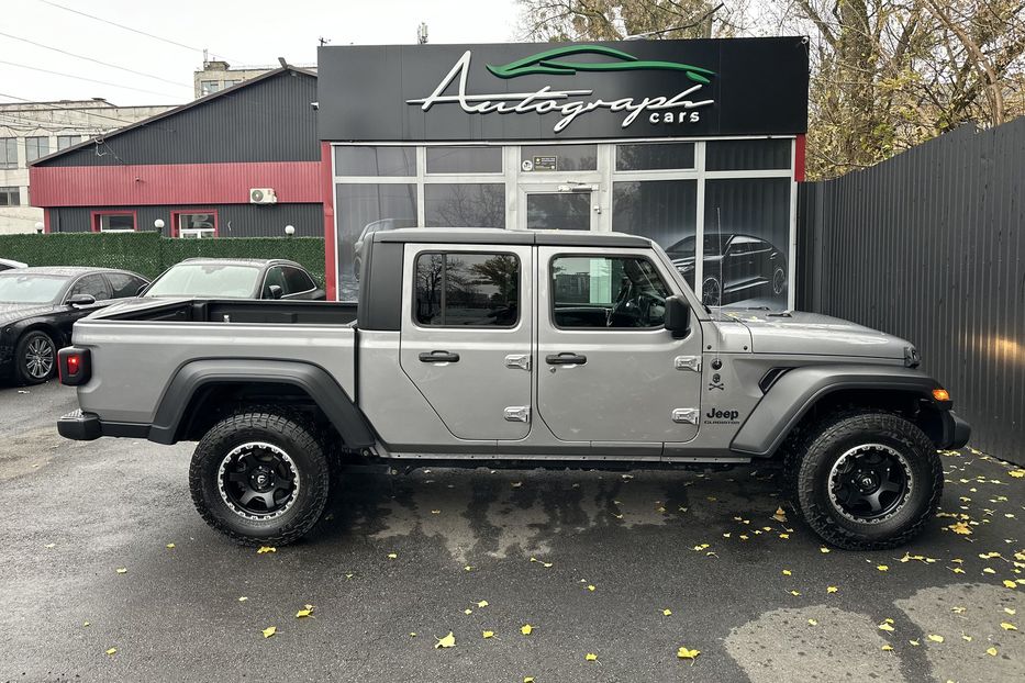 Продам Jeep Wrangler GLADIATOR 2019 года в Киеве