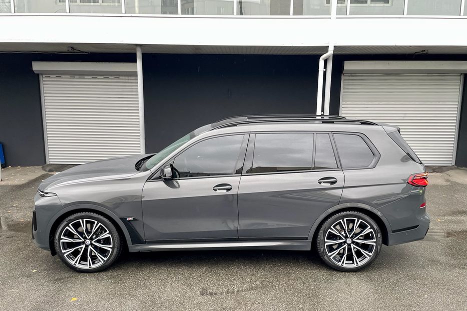 Продам BMW X7 M60i 2023 года в Киеве