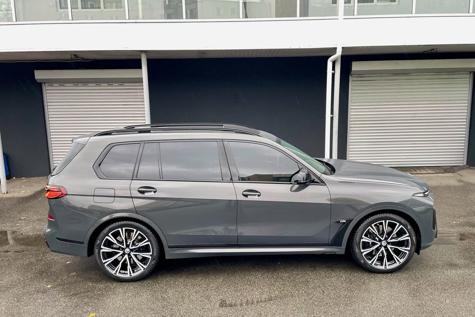 Продам BMW X7 M60i 2023 года в Киеве