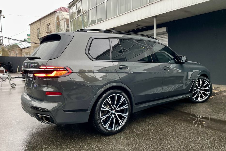 Продам BMW X7 M60i 2023 года в Киеве