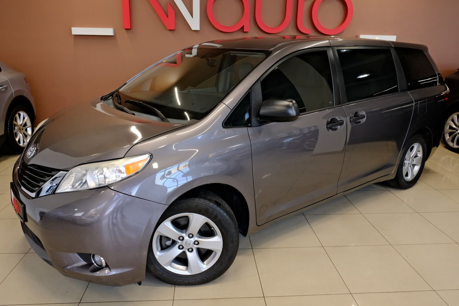 Продам Toyota Sienna 2015 года в Одессе