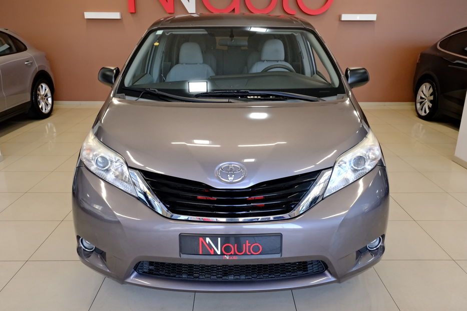 Продам Toyota Sienna 2015 года в Одессе