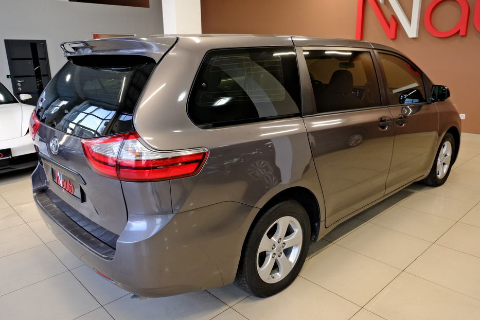 Продам Toyota Sienna 2015 года в Одессе