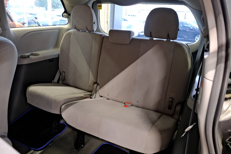 Продам Toyota Sienna 2015 года в Одессе