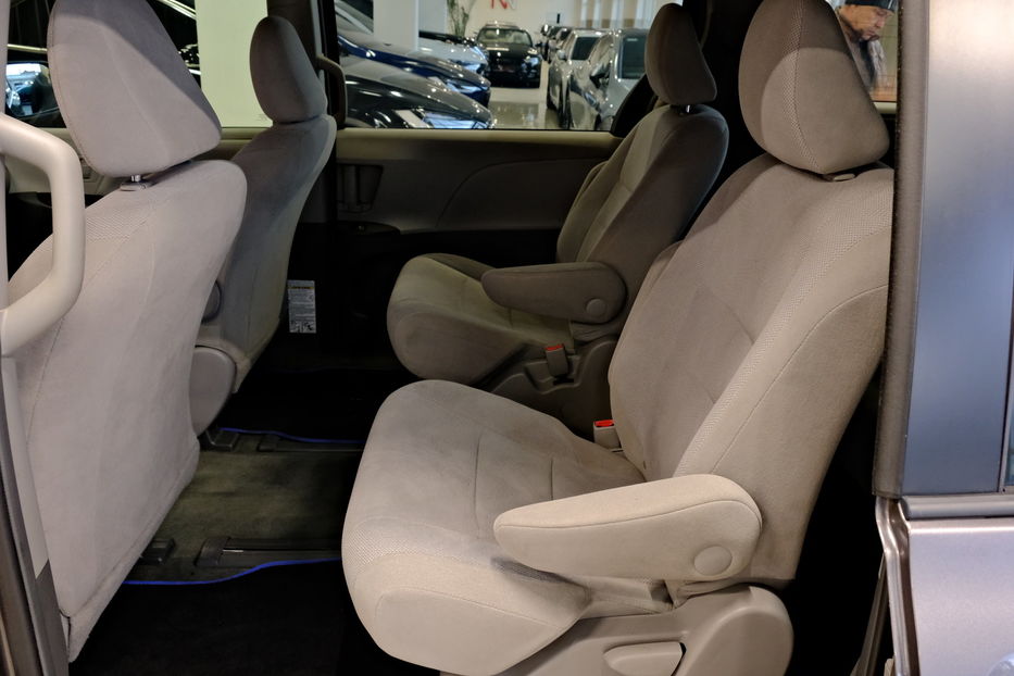 Продам Toyota Sienna 2015 года в Одессе