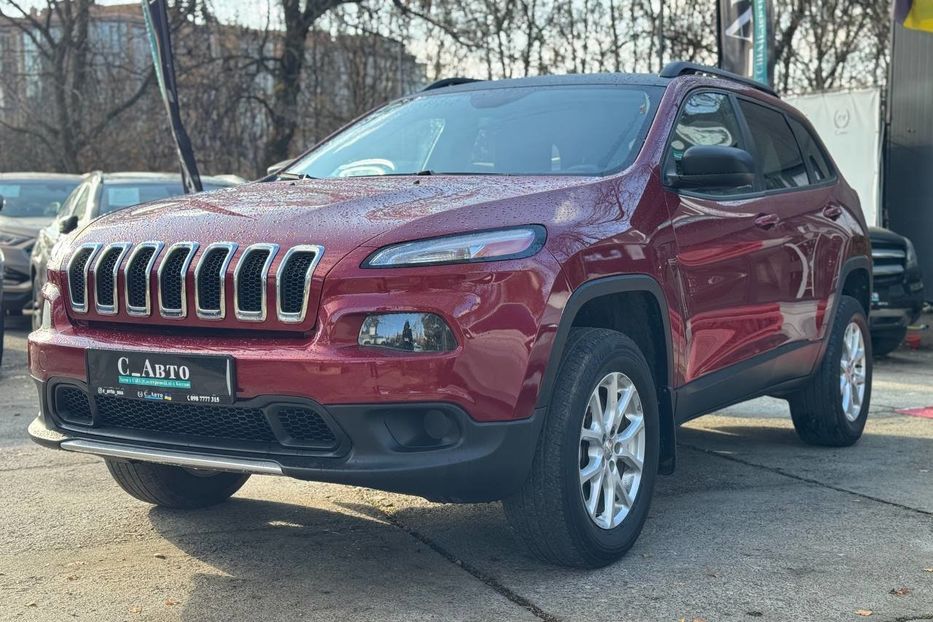 Продам Jeep Cherokee 2014 года в Черновцах