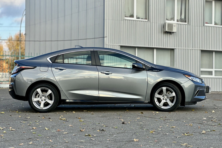 Продам Chevrolet Volt 2018 года в Киеве