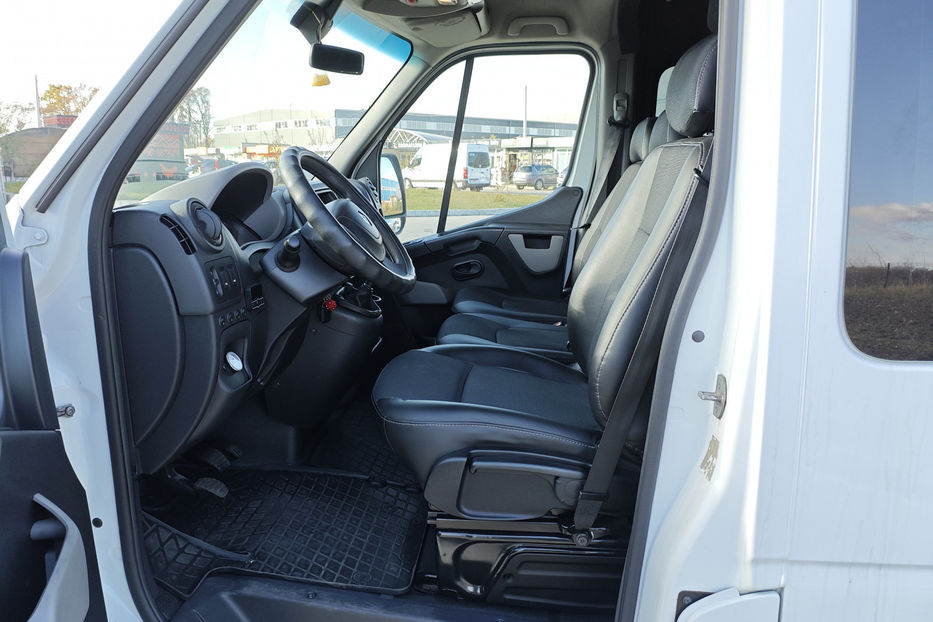 Продам Renault Master пасс. 2016 года в Киеве