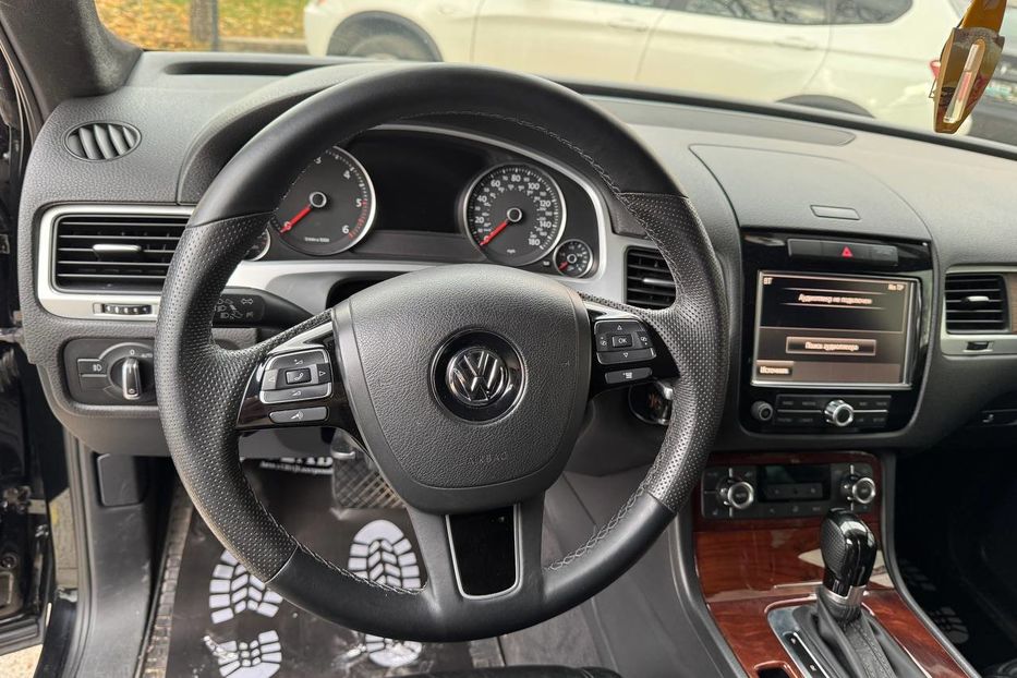 Продам Volkswagen Touareg 2011 года в Черновцах