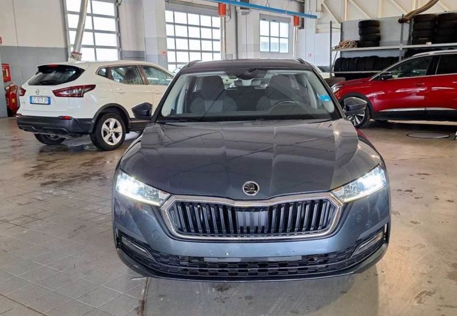 Продам Skoda Octavia A8  2021 года в Львове