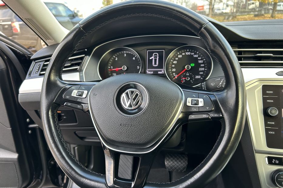 Продам Volkswagen Passat B8 2018 года в Житомире