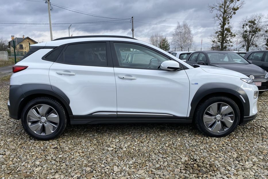 Продам Hyundai Kona 64kWhМакс.комплектація PREMIUM 2019 года в Львове