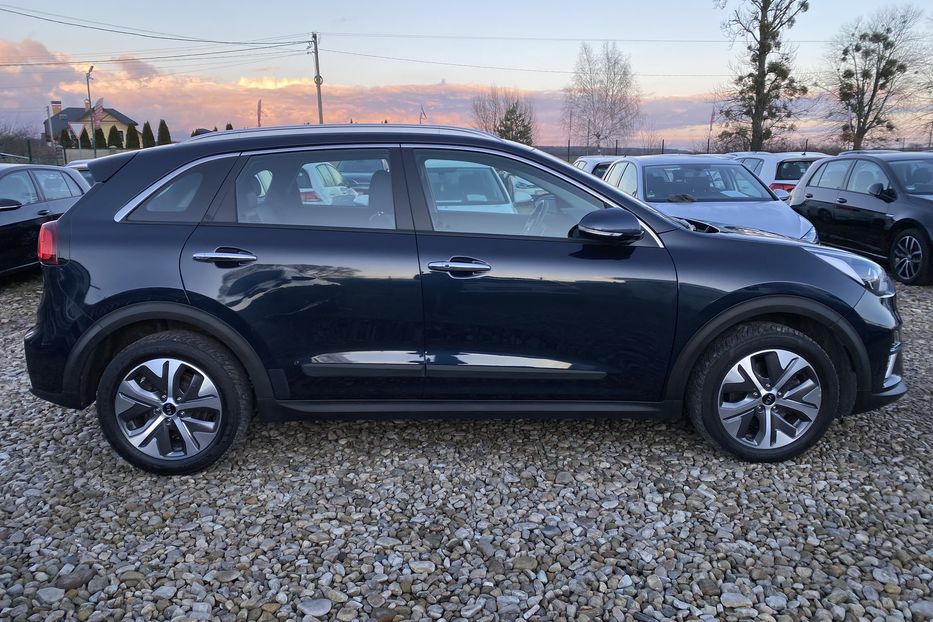 Продам Kia Niro 64kWh Комплектація Prestige 2020 года в Львове