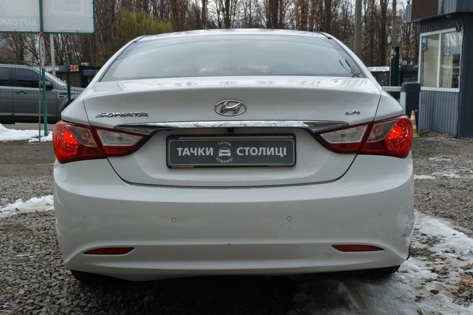 Продам Hyundai Sonata YF LPi 2015 года в Киеве