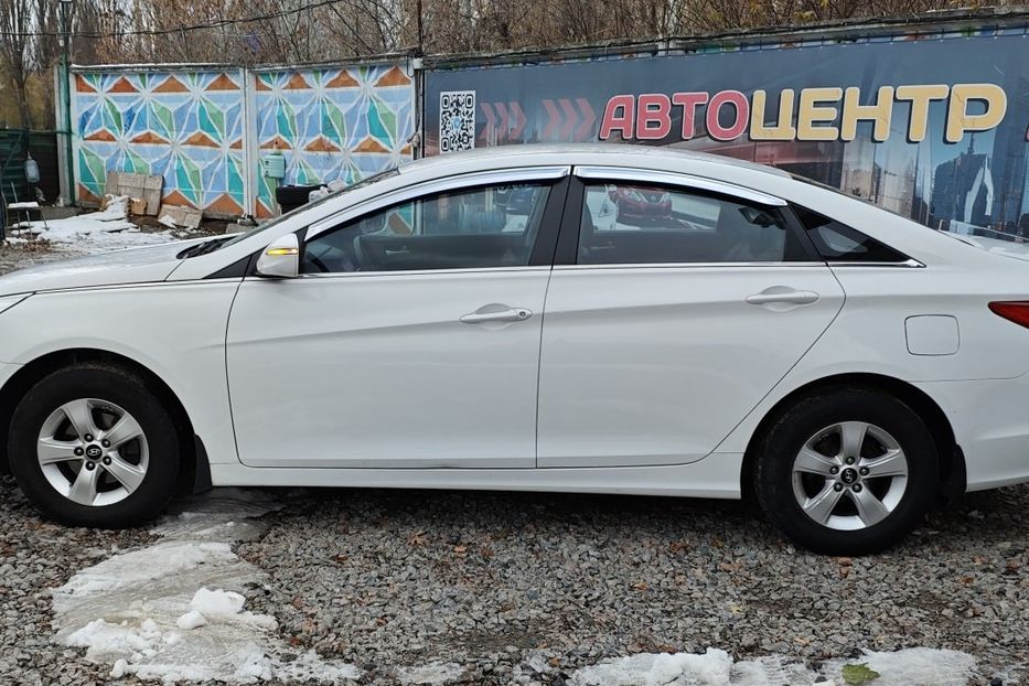 Продам Hyundai Sonata YF LPi 2015 года в Киеве