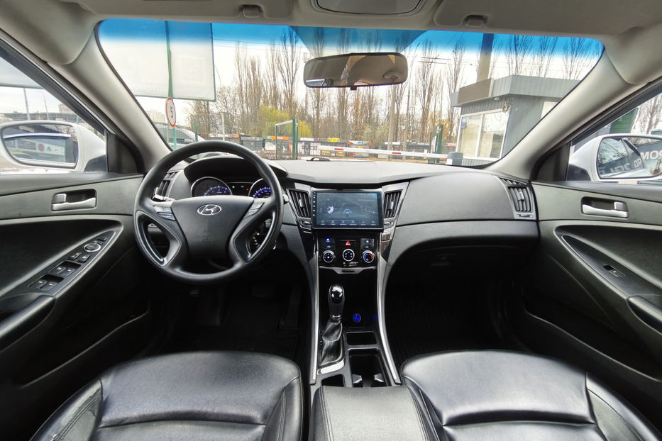 Продам Hyundai Sonata YF LPi 2015 года в Киеве