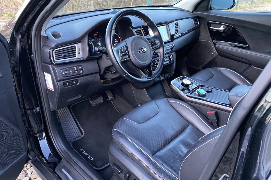 Продам Kia Niro 64кВтМакс.комплектаціяPrestige 2019 года в Львове