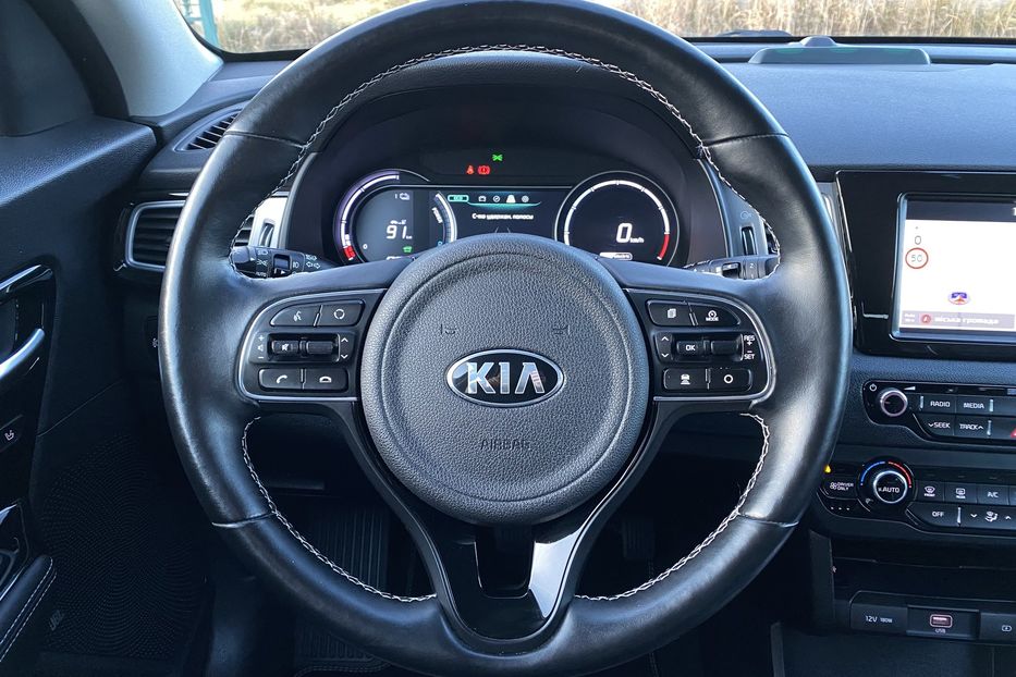 Продам Kia Niro 64кВтМакс.комплектаціяPrestige 2019 года в Львове