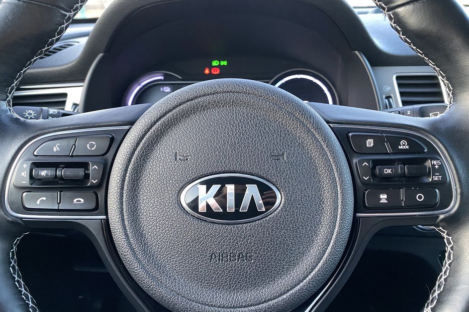 Продам Kia Niro 64кВтМакс.комплектаціяPrestige 2019 года в Львове