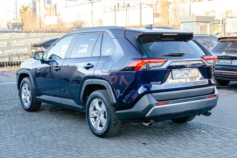 Продам Toyota Rav 4 2.0i FWD 2019 года в Киеве