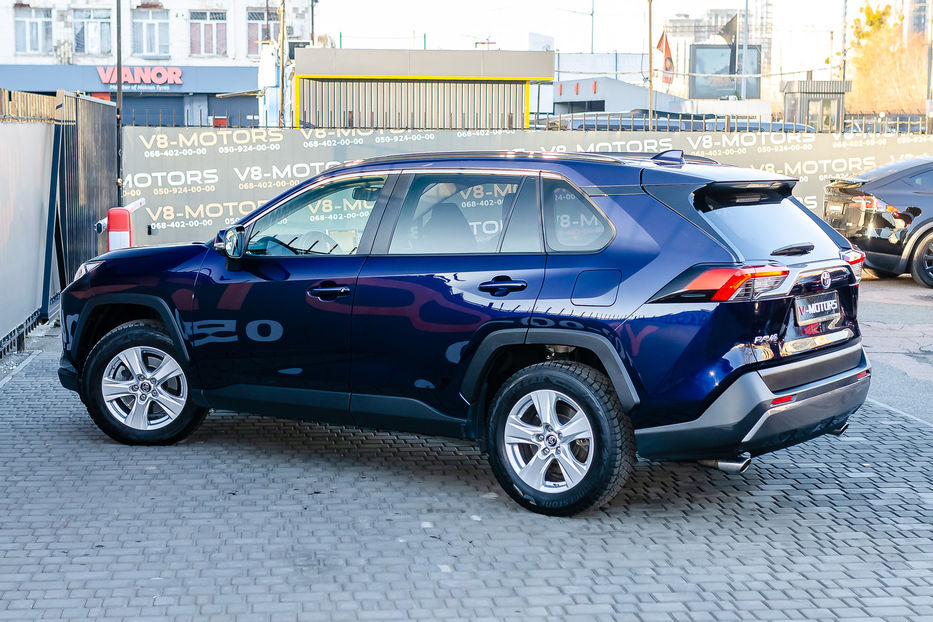 Продам Toyota Rav 4 2.0i FWD 2019 года в Киеве