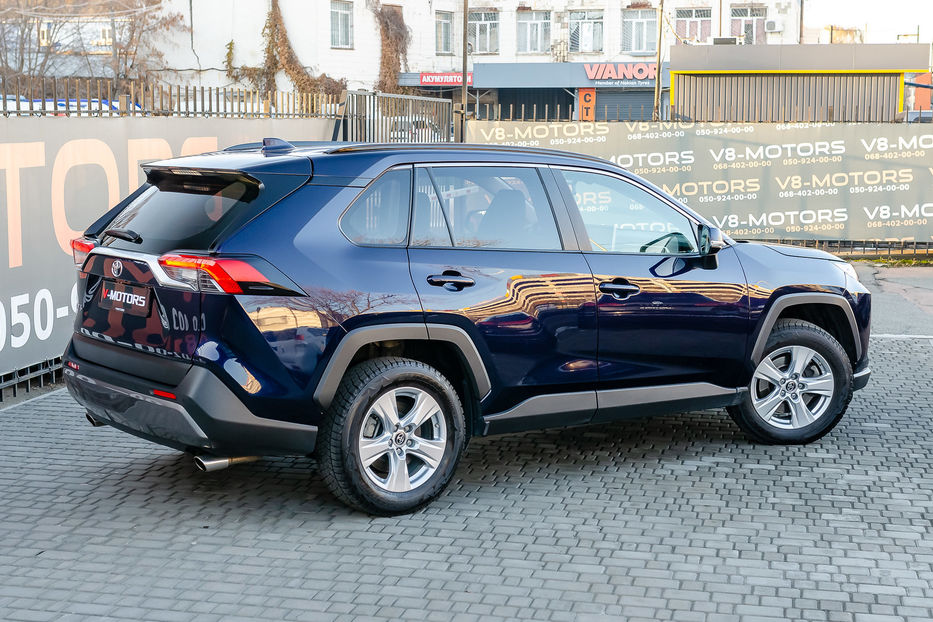 Продам Toyota Rav 4 2.0i FWD 2019 года в Киеве