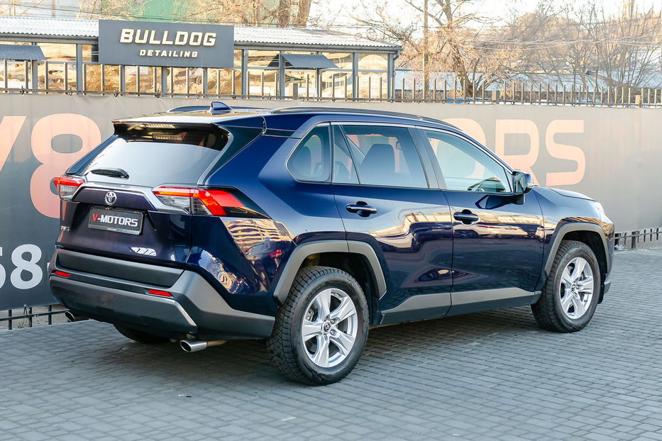 Продам Toyota Rav 4 2.0i FWD 2019 года в Киеве