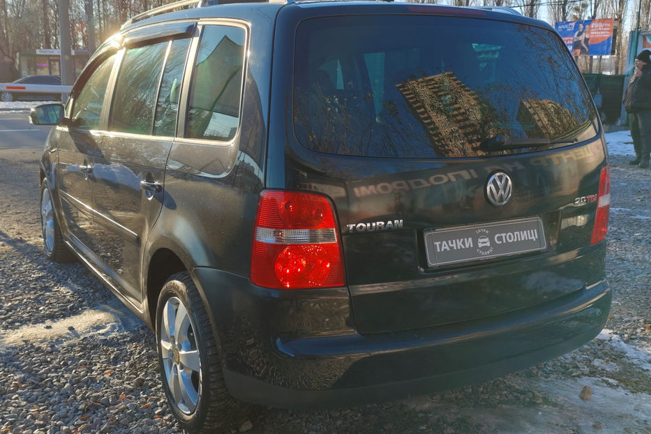 Продам Volkswagen Touran 2006 года в Киеве