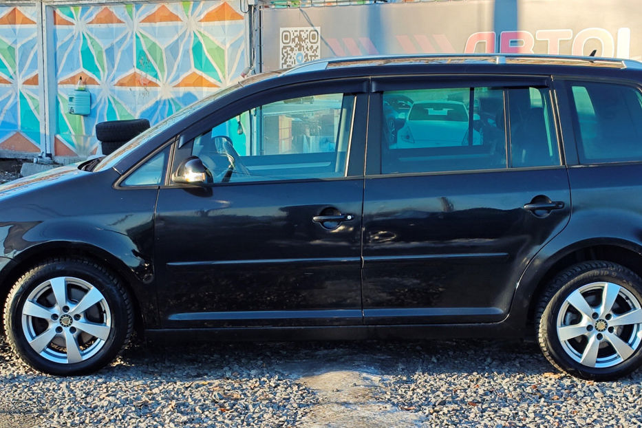 Продам Volkswagen Touran 2006 года в Киеве