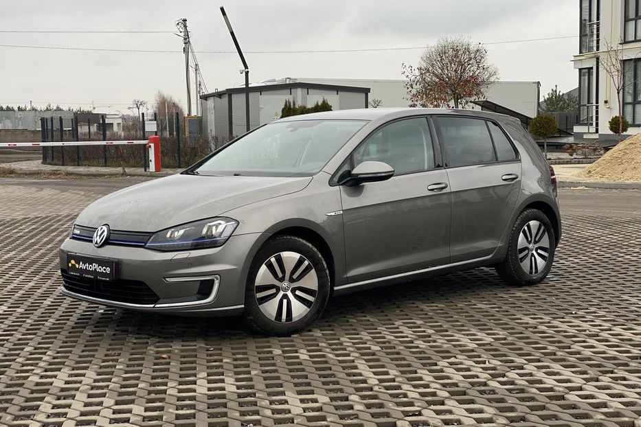 Продам Volkswagen e-Golf 2016 года в Луцке