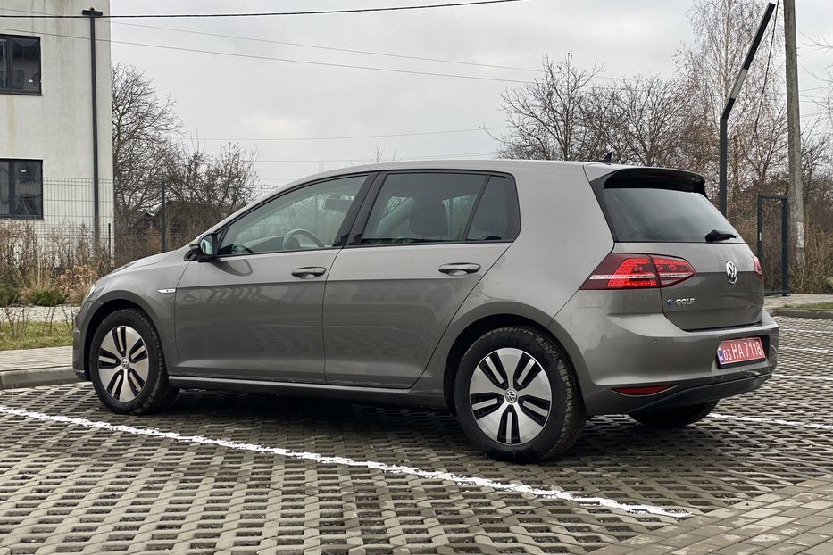 Продам Volkswagen e-Golf 2016 года в Луцке