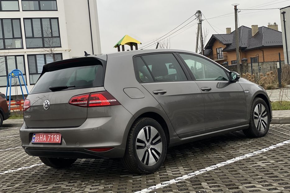 Продам Volkswagen e-Golf 2016 года в Луцке