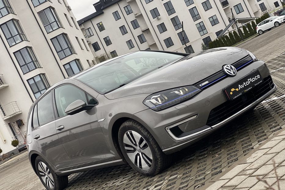 Продам Volkswagen e-Golf 2016 года в Луцке