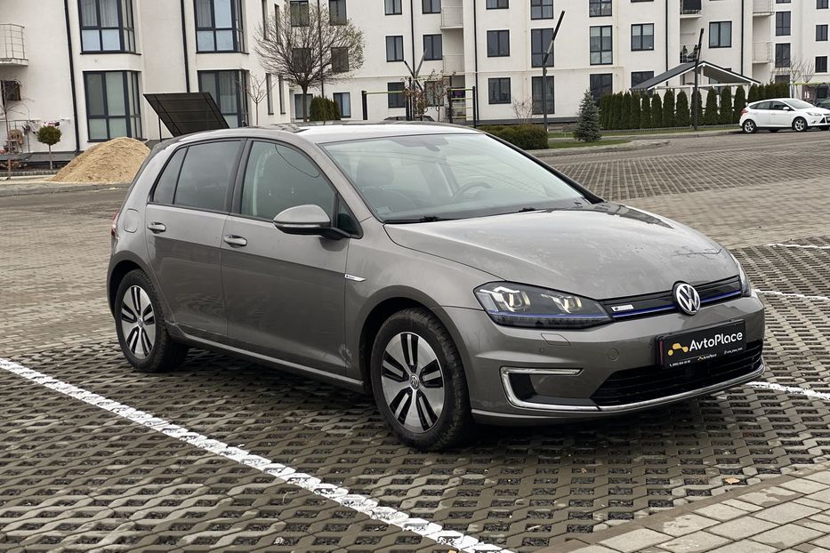 Продам Volkswagen e-Golf 2016 года в Луцке