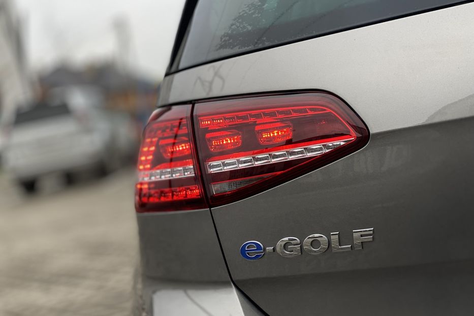 Продам Volkswagen e-Golf 2016 года в Луцке