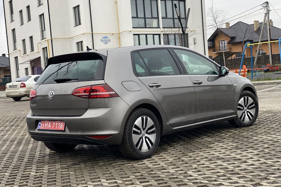 Продам Volkswagen e-Golf 2016 года в Луцке